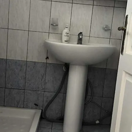 Apartament Lazanis